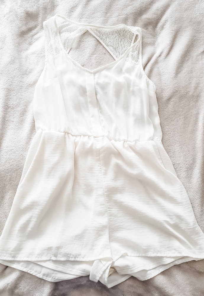 🎀2/20🎀 Off-White Romper
